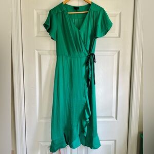 GREEN SALE 🍀 Gorgeous Green Wrap Dress